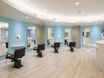 ゼル 郡山(ZELE)の写真/【女性Stylistのみ在籍☆】同性だからこそ、一緒にお悩みに寄り添いながらアドバイスをします◎