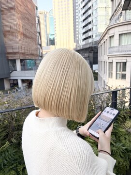 グランルシア(GRAN Lucia) ミニボブ×ホワイトブロンド