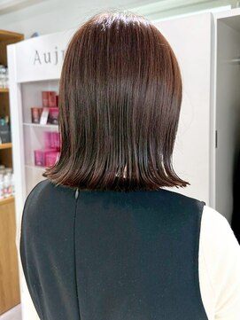 オーシャン(Ocean) 切りっぱなしボブ ブラウンカラー 髪質改善トリートメント 艶髪