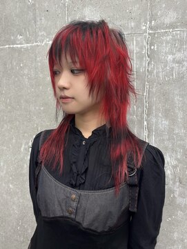 オーン 渋谷(OOn) レッド×ブラックのコントラストデザイン