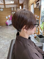 パル(PAL)&nbsp;襟足スッキリ上品ショート、美シルエットで大人可愛い印象に