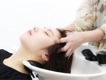 アンディアーモ ロッコ(andiamo)の写真/【将来の頭皮と髪のためのスパ】頭皮環境を改善☆頭皮をほぐし肌をリフトアップし自律神経を整えます♪