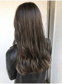 大人色っぽ × コントラスト × ヌーディベージュ