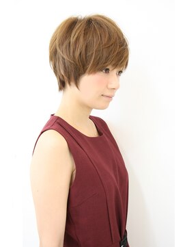 レウナ 外苑前(Reuna) 20代30代40代大人可愛いボブ　丸みが可愛いミニショート