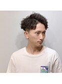 前下がりセンターパート　ツイストパーマ