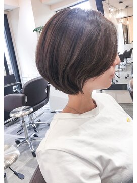 サロンドミルク 新百合ヶ丘店(salon de MiLK) 丸みを意識した大人可愛いショート[イルミナカラー/新百合ヶ丘]
