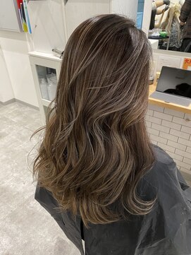 カラ ヘアーサロン(Kala Hair Salon) 大人ハイライト