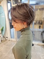 ルアーナ(LUANA)&nbsp;束感、毛流れが魅力の色っぽショートスタイル☆