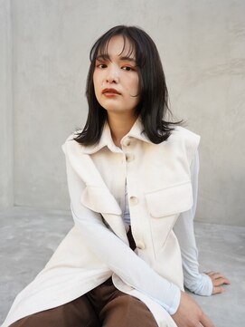 ドットハリス(.Hallis) 大人かわいい/小顔/ミディアムレイヤー/20代30代40代