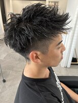 ヒュイル バイ ニアウ(Hwyl by Niau) メンズサロンショートマッシュツーブロックニュアンスパーマ眉毛