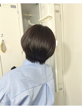 ヌーヴェル(nouvelle) ショートの後ろ姿