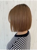 切りっぱなしボブ/ハイトーンベージュ/ストレート/ワンレングス
