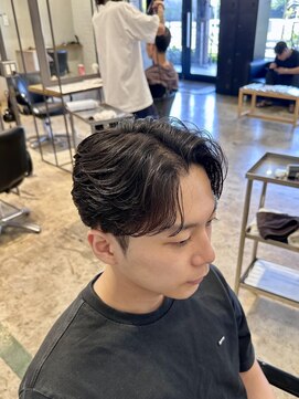 ザデイ カットアンドカルチャーショップ(THE DAY CUT&CULTURE SHOP) フェザーパーマ