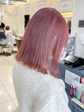 テトラ バイ ネオリーブ 横浜西口店(tetra by neolive) ペールピンク　ハイトーン　切りっぱなしボブ　N