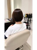 大人上品丸みシルエットコンパクトボブスタイルヘア。