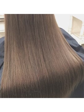 ヌイ サンノミヤ(nui sannomiya) グレーアッシュ