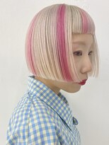 クク(QUQU)&nbsp;ホワイトとピンクラインのボブ