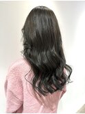 オリーブグレージュゆるふわコテ巻きロングスタイル20代30代