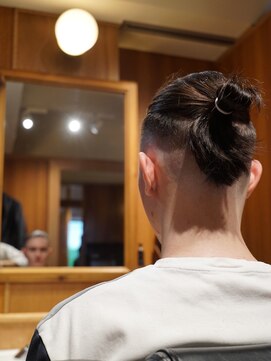 ダウバーバーショップ 表参道(DAU BARBER SHOP) マンバン フェードカット