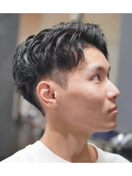 ノーエン(noen) センターパートメンズマッシュパーマニュアンスパーマ刈り上げ