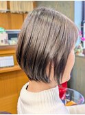 ショートボブ