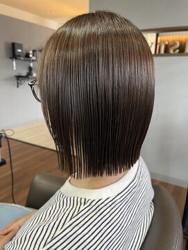 ミスティ 多賀城(misty) 切りっぱなしボブ