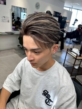 メンズサロン キング 心斎橋店(Men’s salon K!ng) ホワイトメッシュ/ツイスト/ツイスパ/パーマ/メンズ/眉毛/心斎橋
