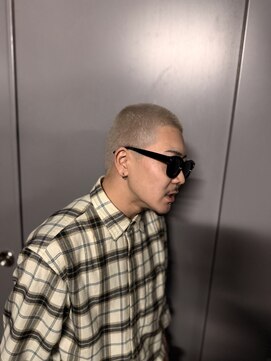 フランクスバーバーリベラルド 横浜(FRANK'S BARBER LIBERALD) シルバーホワイト　ボウズH