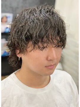 リア(Li'a) 波巻きウルフ×マッシュウルフ×名古屋波巻きパーマ