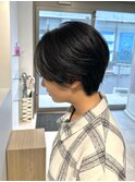 横顔が綺麗に見えるショートスタイル