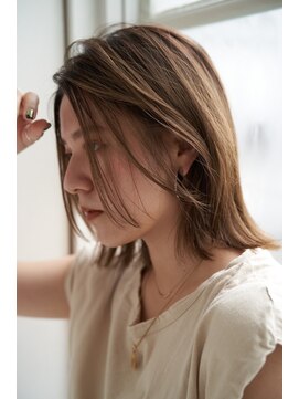 ビュート ヘアー ジョージ(Beaut Hair GEORGE) シアーベージュで作るロブヘア