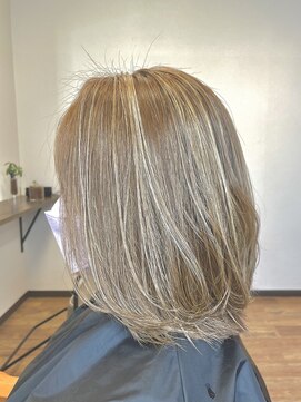 オールラーナ(Orrana) ハイライトミディアムボブ