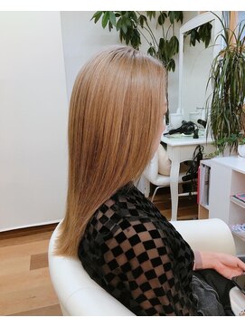 ルーチェソリーソ(Lucesorriso) やわらかベージュ