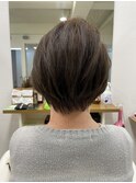 白髪ぼかしのおしゃれショート