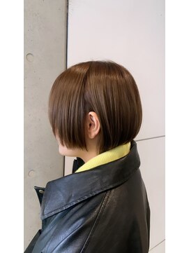 リック(Ric by KENJE) ナチュラルベージュショート