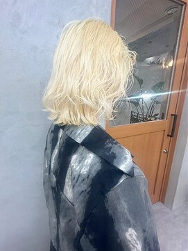 リアン(Lien) ブリーチカラー/ホワイトイエローベージュ/ミディアム