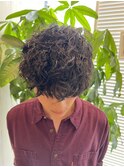 波巻きプードル刈り上げマッシュ