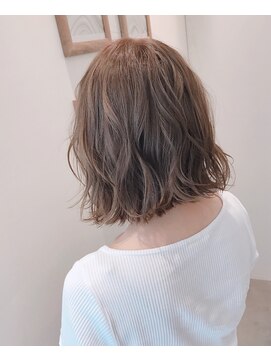 アトレ(attre) ミルクティーカラー