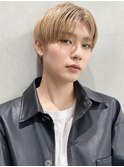 毛流れハンサムショートセンターパートメンズ金髪爽やか