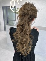 リノバイアクネ(lino by ACNE)&nbsp;くしゅふわポニーテール