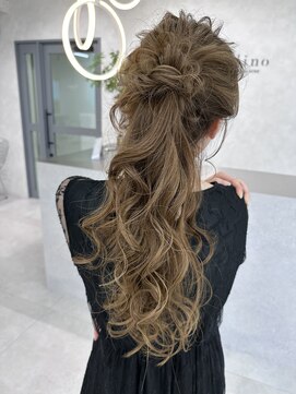 リノバイアクネ(lino by ACNE) くしゅふわポニーテール