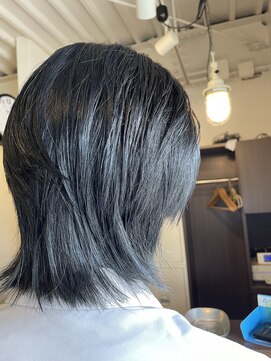 バズ ヘアガーデン(Bazz hair garden) ダークトーンになった ウルフ