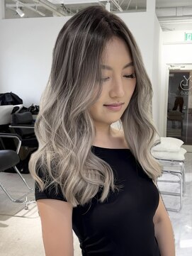 ヨロ 上野(YOLO) ハイライトカラーミルクティーベージュレイヤーカット