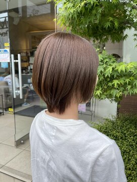 エム インターナショナル 春日部本店(EMU international) ストレートでショートボブに