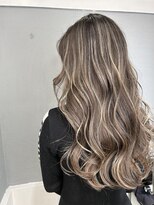 ロイオブジゼル(roi of GiseL)&nbsp;ハイライト　バレイヤージュ　ケアブリーチ