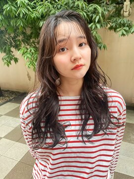 メゾンドイギー(MAISON de IGGY) シアーカラーレイヤーロングニュアンスカラーぱっつん前髪パーマ