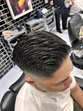 リョウ(RYO) 7：3スキンフェード