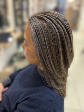 シーズンプラス(SEASON PLUS) 20代30代40代 大人可愛い　小顔カット ミディアムローレイヤー4A