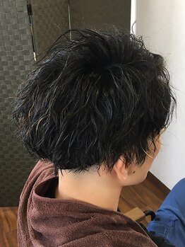 ビーリーフ(Beleaf)の写真/清潔感と遊び心を両立。髪質を活かしたパーマデザインで、朝のセットが驚くほど楽になる再現性をお届け