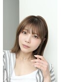 表参道ミディアムストレートニュアンスカラーアッシュグレー30代